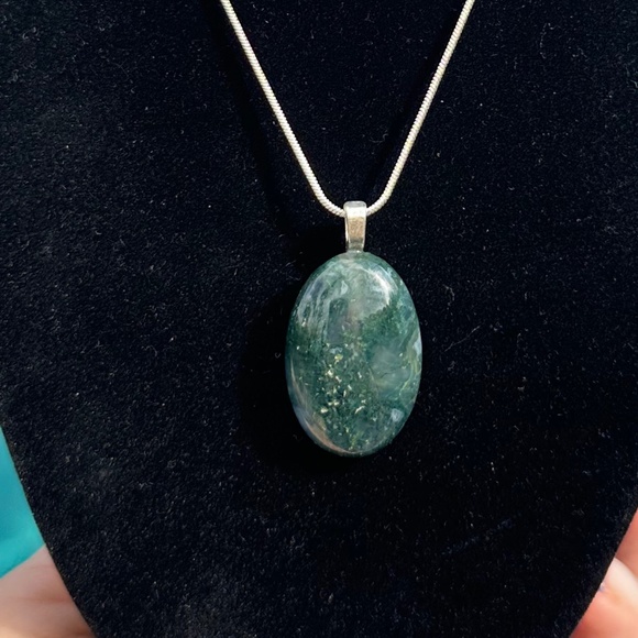 moss agate pendant with sterling silver chain - Picture 1 of 6